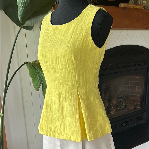 Banana Republic Yellow Peplum sleeveless blouse - Picture 6 of 10
